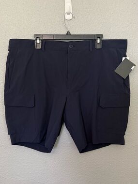 NWT Gap Fit Cargo Performance Shorts with G-Dry size 40